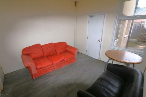 yew tree road, aston. birmingham, b6 6rt